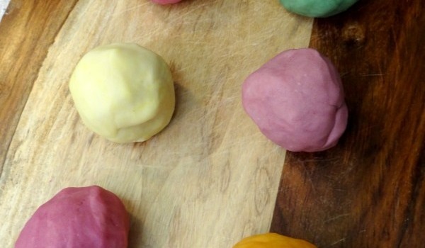 Homemade Play Dough Recipe!