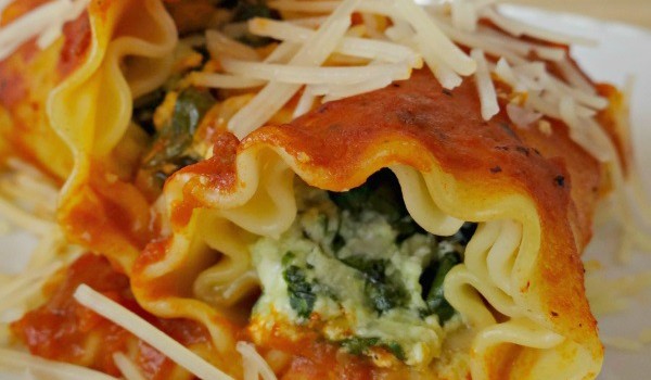 Spinach and 3 Cheese Lasagna Rolls!