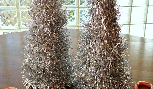Handmade Garland Christmas Tree! Easy Craft With A Glue Gun!